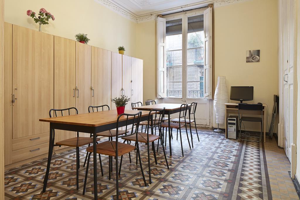 Hostel 4 Fun Barcelona